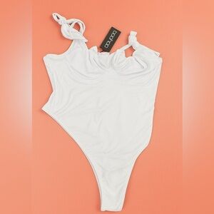 Boohoo Plus Tie Shoulder Underwired Swimsuit | Size 24 | NWT 💖